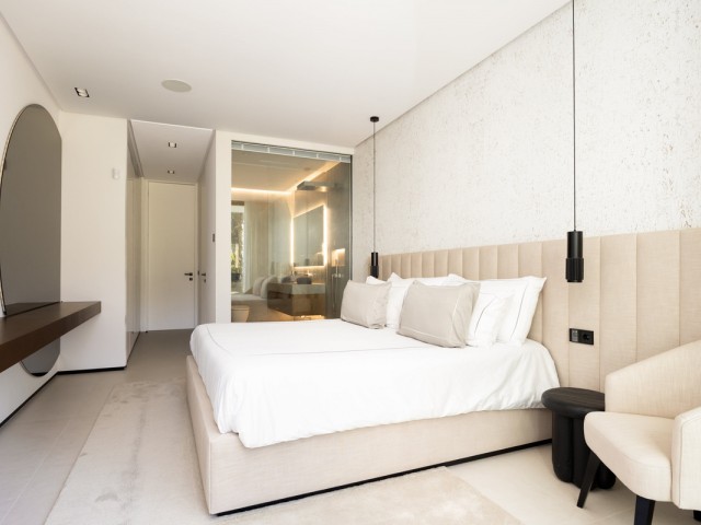 Villa con 7 Dormitorios  en El Madroñal