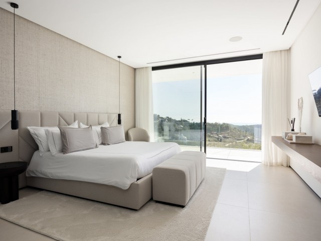 Villa con 7 Dormitorios  en El Madroñal