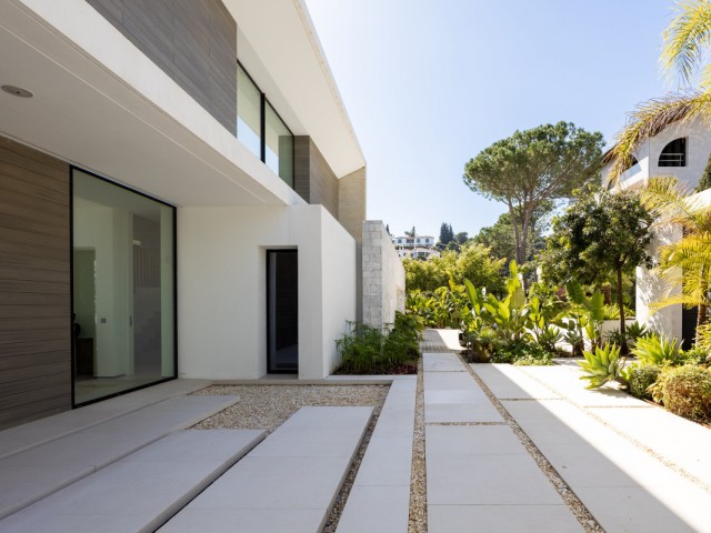 Villa con 7 Dormitorios  en El Madroñal