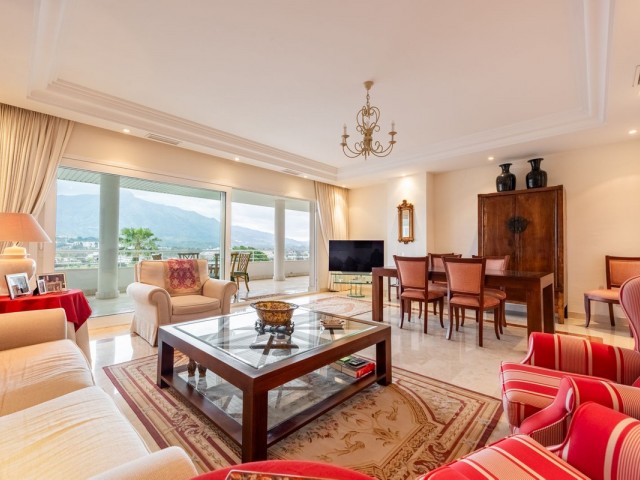 3 Bedrooms Apartment in Nueva Andalucía