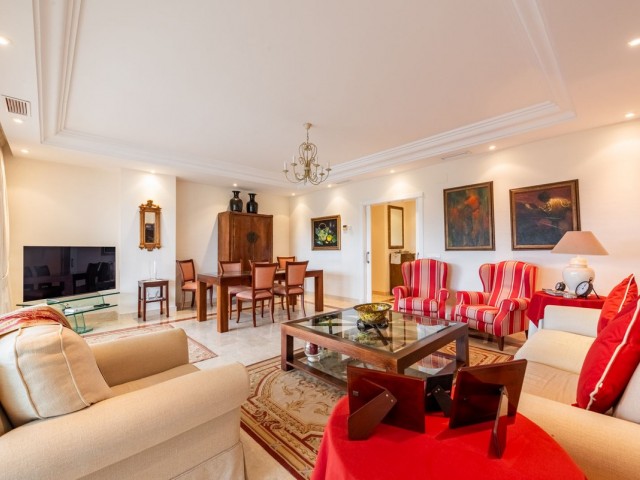 3 Bedrooms Apartment in Nueva Andalucía