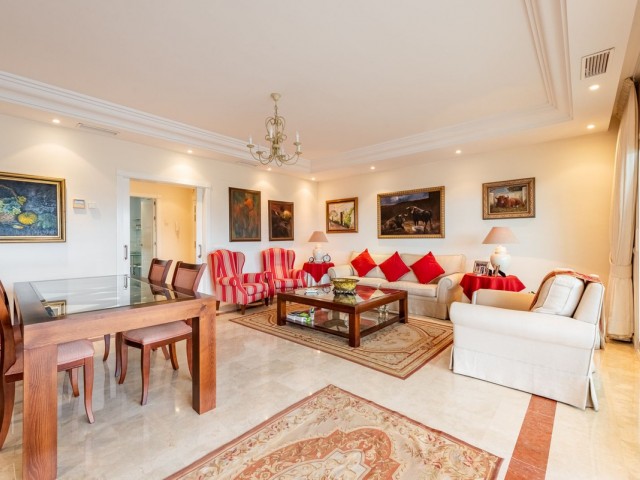 3 Bedrooms Apartment in Nueva Andalucía