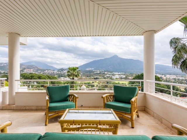 3 Bedrooms Apartment in Nueva Andalucía