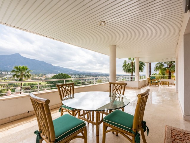 3 Bedrooms Apartment in Nueva Andalucía