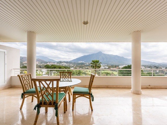 3 Bedrooms Apartment in Nueva Andalucía