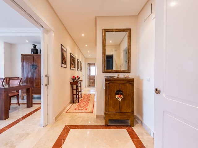 3 Bedrooms Apartment in Nueva Andalucía