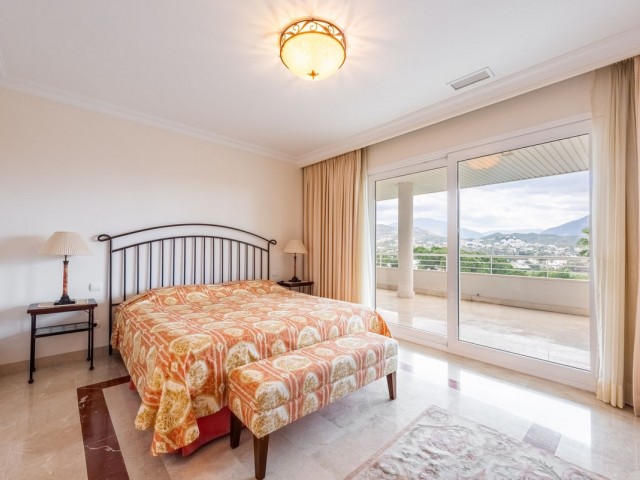 3 Bedrooms Apartment in Nueva Andalucía