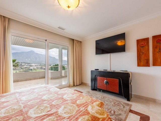 3 Bedrooms Apartment in Nueva Andalucía