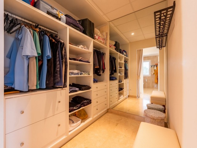 3 Bedrooms Apartment in Nueva Andalucía