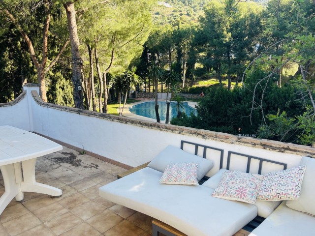 Comercial con 3 Dormitorios  en Mijas