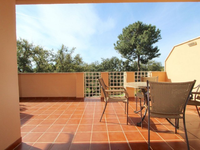 2 Bedrooms Apartment in Elviria