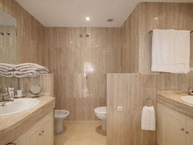 2 Bedrooms Apartment in Elviria