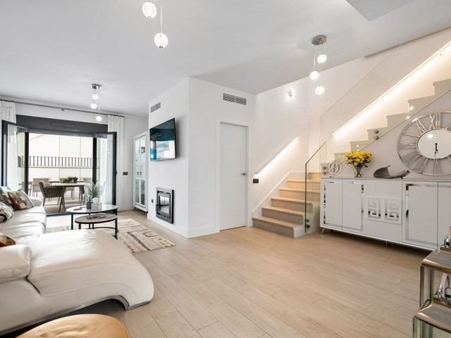 Adosado con 4 Dormitorios  en La Cala de Mijas