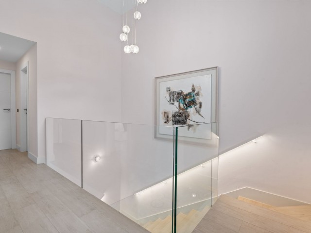 Adosado con 4 Dormitorios  en La Cala de Mijas