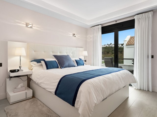 Adosado con 4 Dormitorios  en La Cala de Mijas