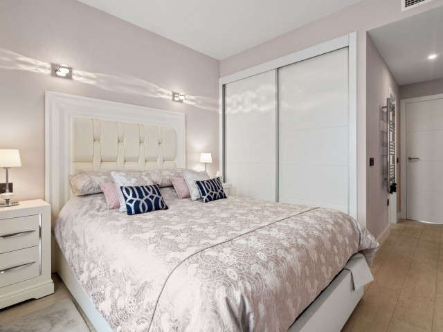 Adosado con 4 Dormitorios  en La Cala de Mijas