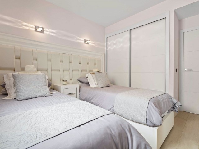 Adosado con 4 Dormitorios  en La Cala de Mijas