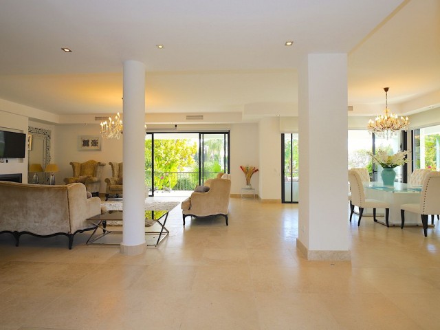 6 Soveroms Villa i Nueva Andalucía