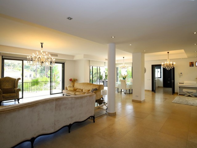 6 Soveroms Villa i Nueva Andalucía