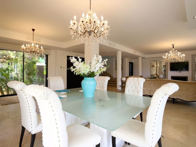 6 Soveroms Villa i Nueva Andalucía