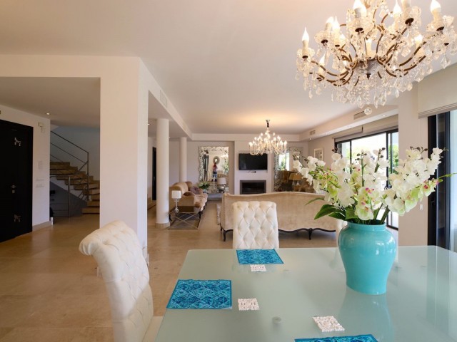 6 Soveroms Villa i Nueva Andalucía