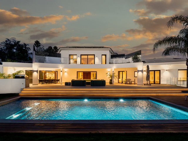 5 Soveroms Villa i Nagüeles