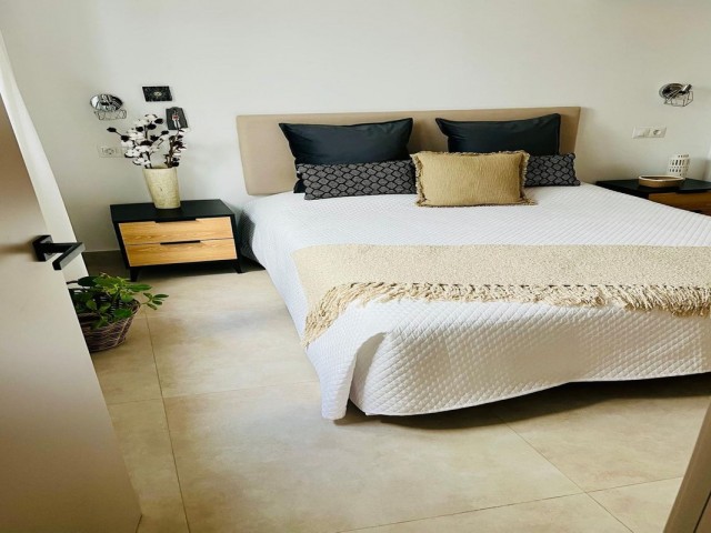 4 Soveroms Rekkehus i Estepona