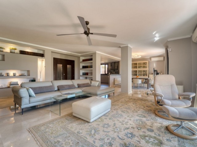 5 Soveroms Villa i Guadalmina Alta