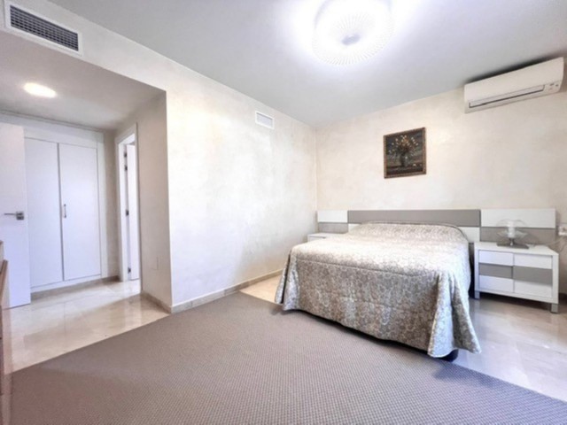 5 Soveroms Villa i Guadalmina Alta