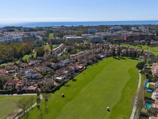 5 Soveroms Villa i Guadalmina Alta