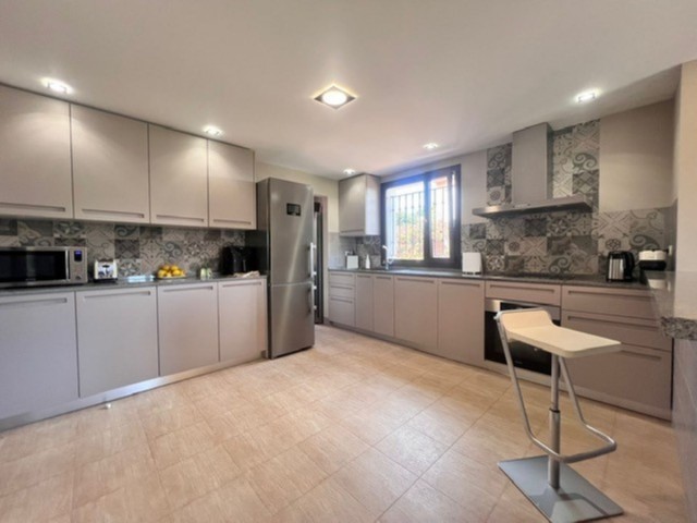 5 Bedrooms Villa in Guadalmina Alta