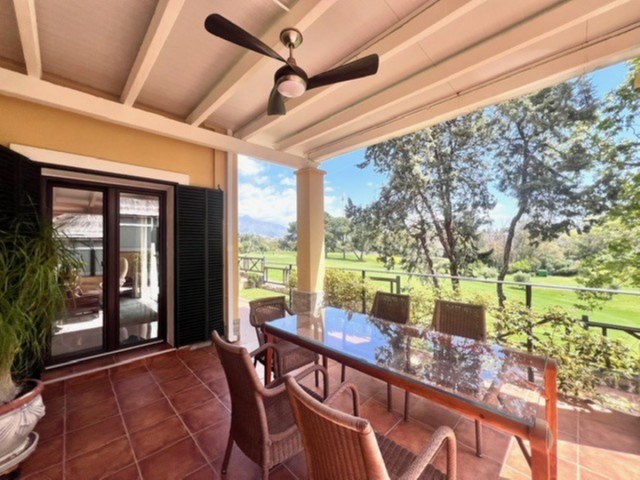 5 Bedrooms Villa in Guadalmina Alta