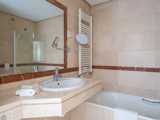 3 Soveroms Leilighet i Nueva Andalucía