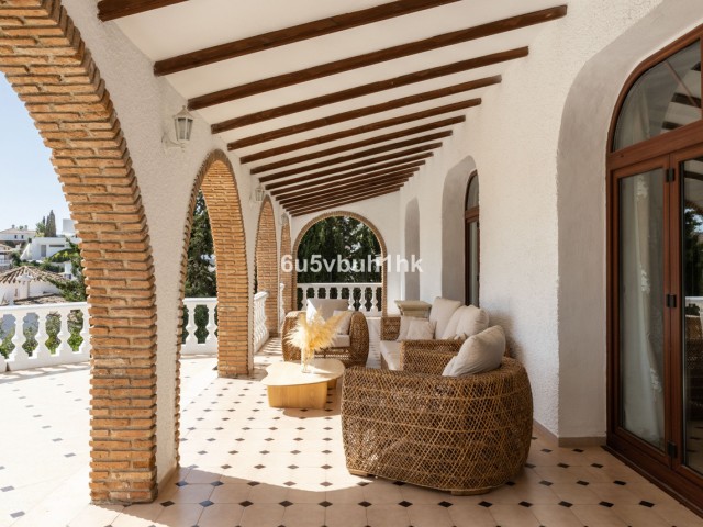 6 Sovrums Villa i Arroyo de la Miel