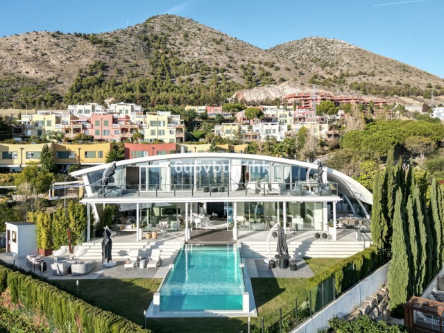 4 Soveroms Villa i Benalmadena