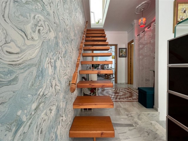 4 Bedrooms Villa in Calahonda