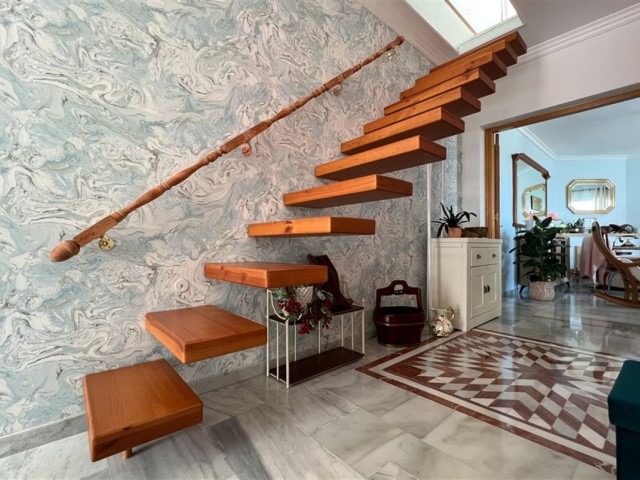 4 Bedrooms Villa in Calahonda