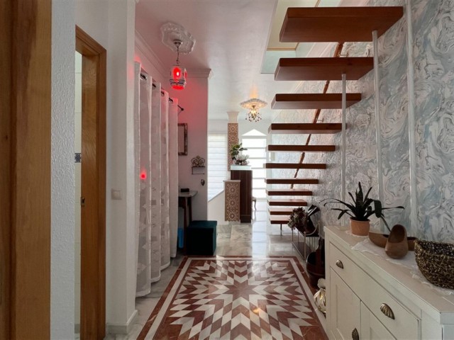 4 Bedrooms Villa in Calahonda