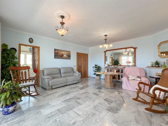 4 Bedrooms Villa in Calahonda