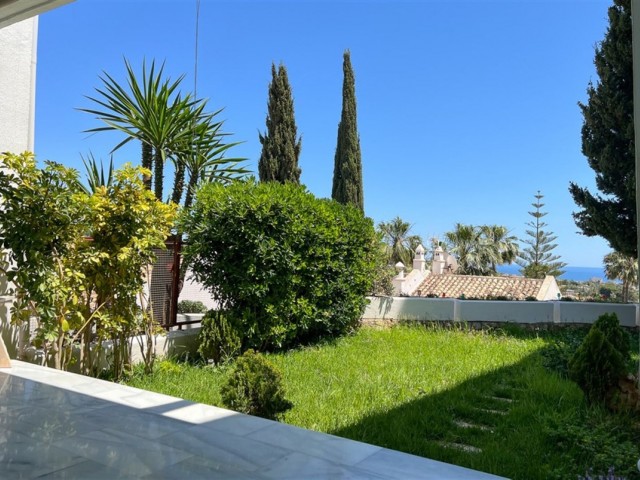 4 Bedrooms Villa in Calahonda