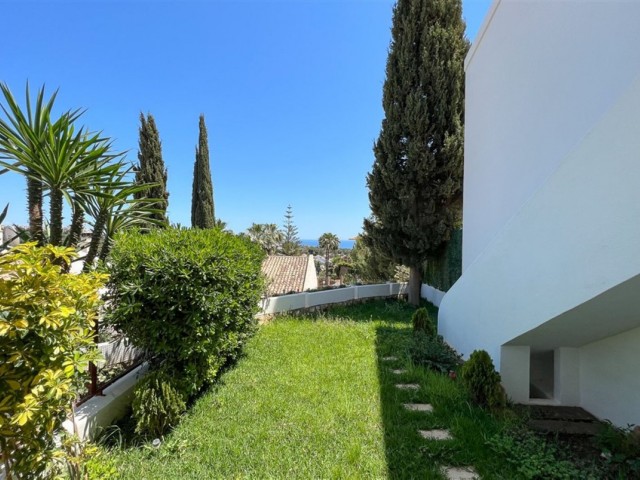 4 Bedrooms Villa in Calahonda