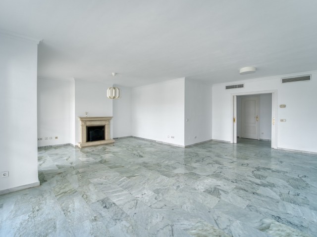 Apartment Guadalmina Baja - R5338156