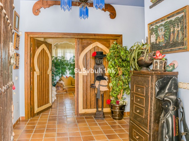 8 Sovrums Villa i Mijas