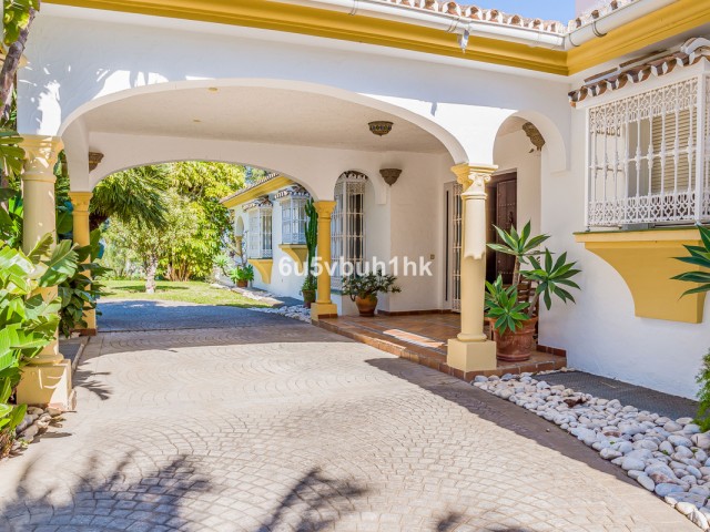 8 Sovrums Villa i Mijas