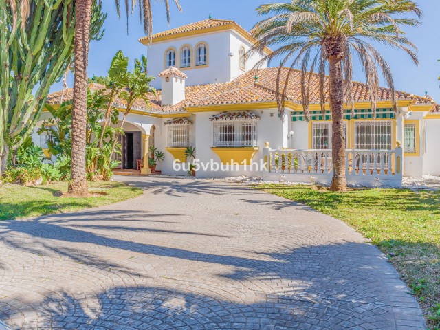 8 Sovrums Villa i Mijas