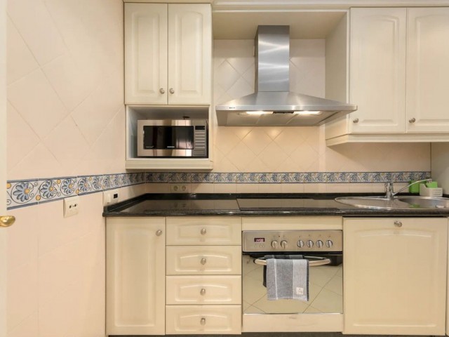 2 Bedrooms Apartment in Elviria