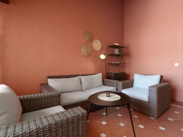 2 Bedrooms Apartment in Elviria