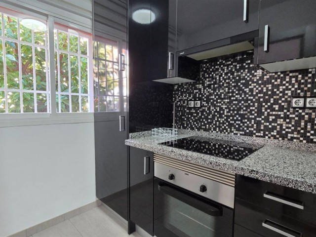 3 Makuuhuoneen Huoneisto La Carihuela