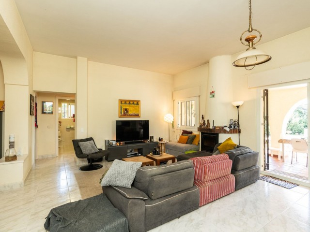 4 Makuuhuoneen Huvila Marbesa