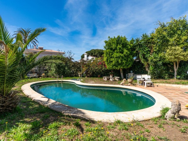 4 Makuuhuoneen Huvila Marbesa